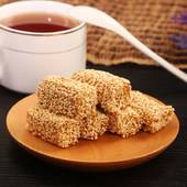 Yichang sesame candy rolls - Sesame candy rolls, cakes and pastries, handcrafted sticky candy rolls, snack specialty of Hunan